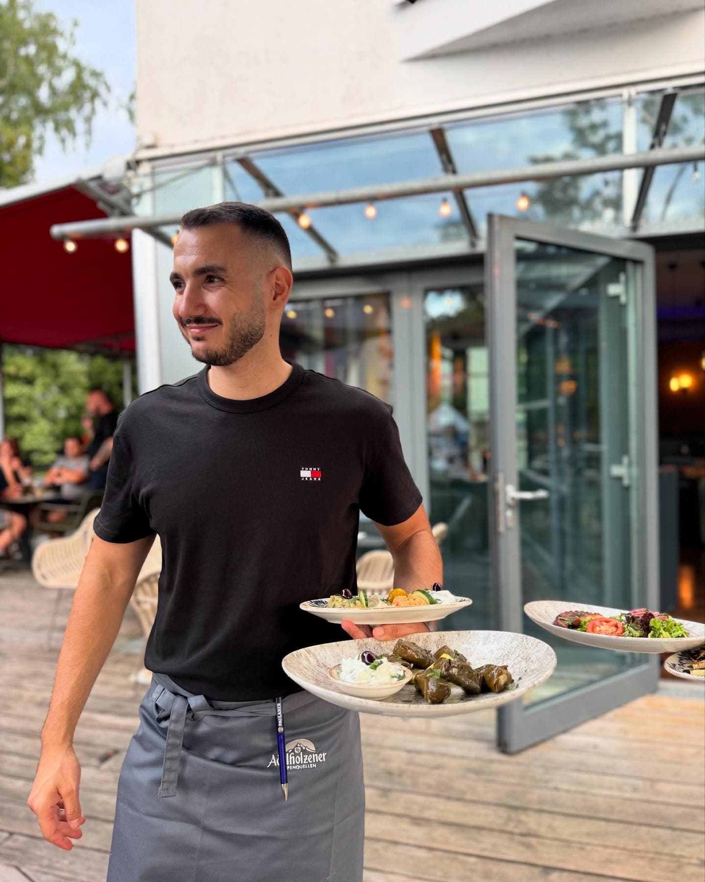 Molos Restaurant - 514235098_17848682223503039_9219112092174399527_n.jpg